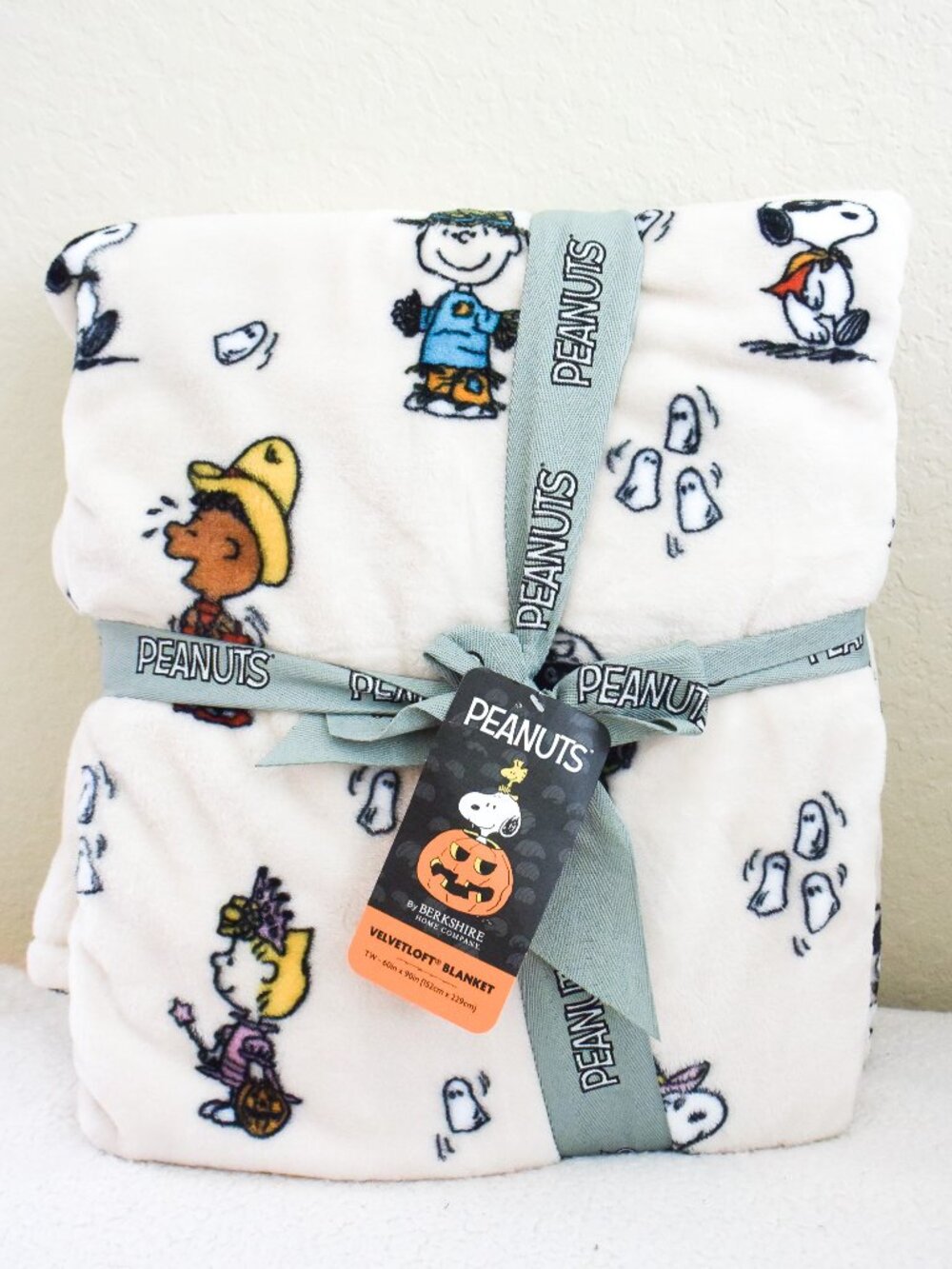 *Peanuts* Halloween Dress-Up Costumes Berkshire Home Blanket - 60x90 - NEW!
